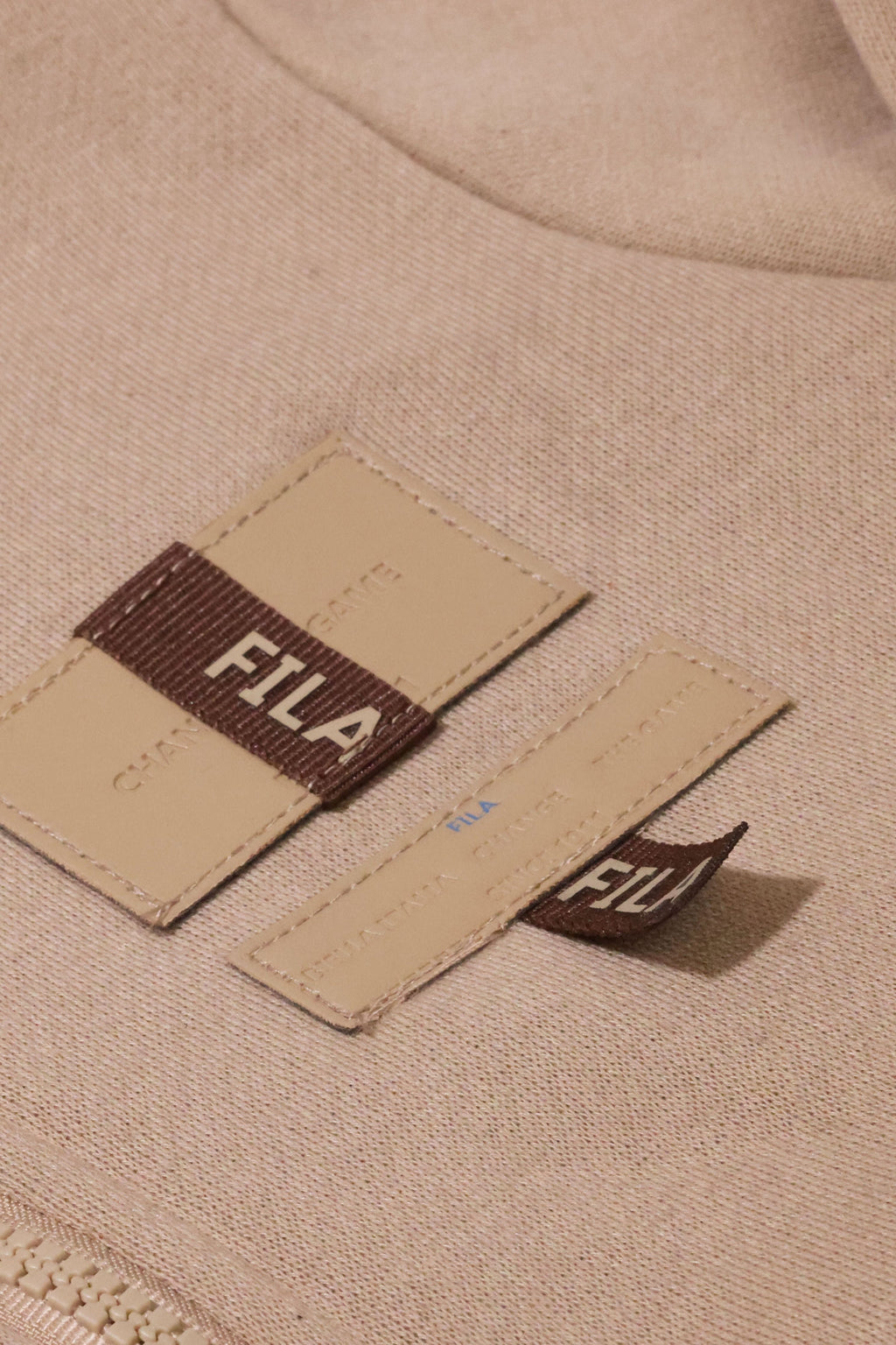 חליפת טרנינג FILA עם קפוצ'ון רוכסן ולוגו מודפס לילדים BEIGE / 10Y