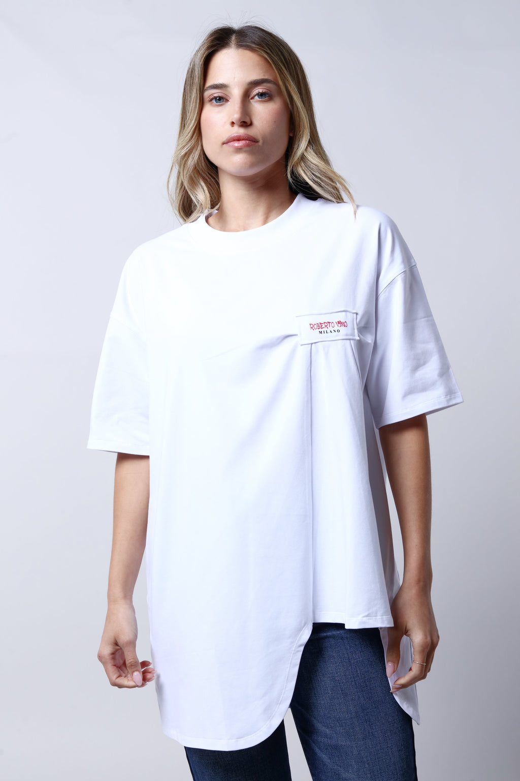 חולצת טי שירט ROBERTO VINO בצבע לבן לנשים