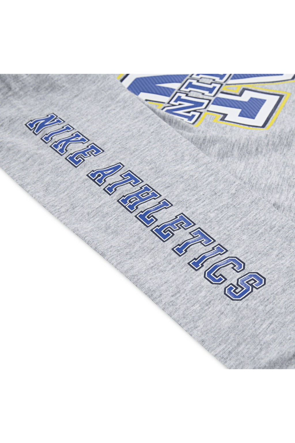 חולצת טישירט NIKE עם הדפס לוגו קולג' לילדים BLACK / 2Y