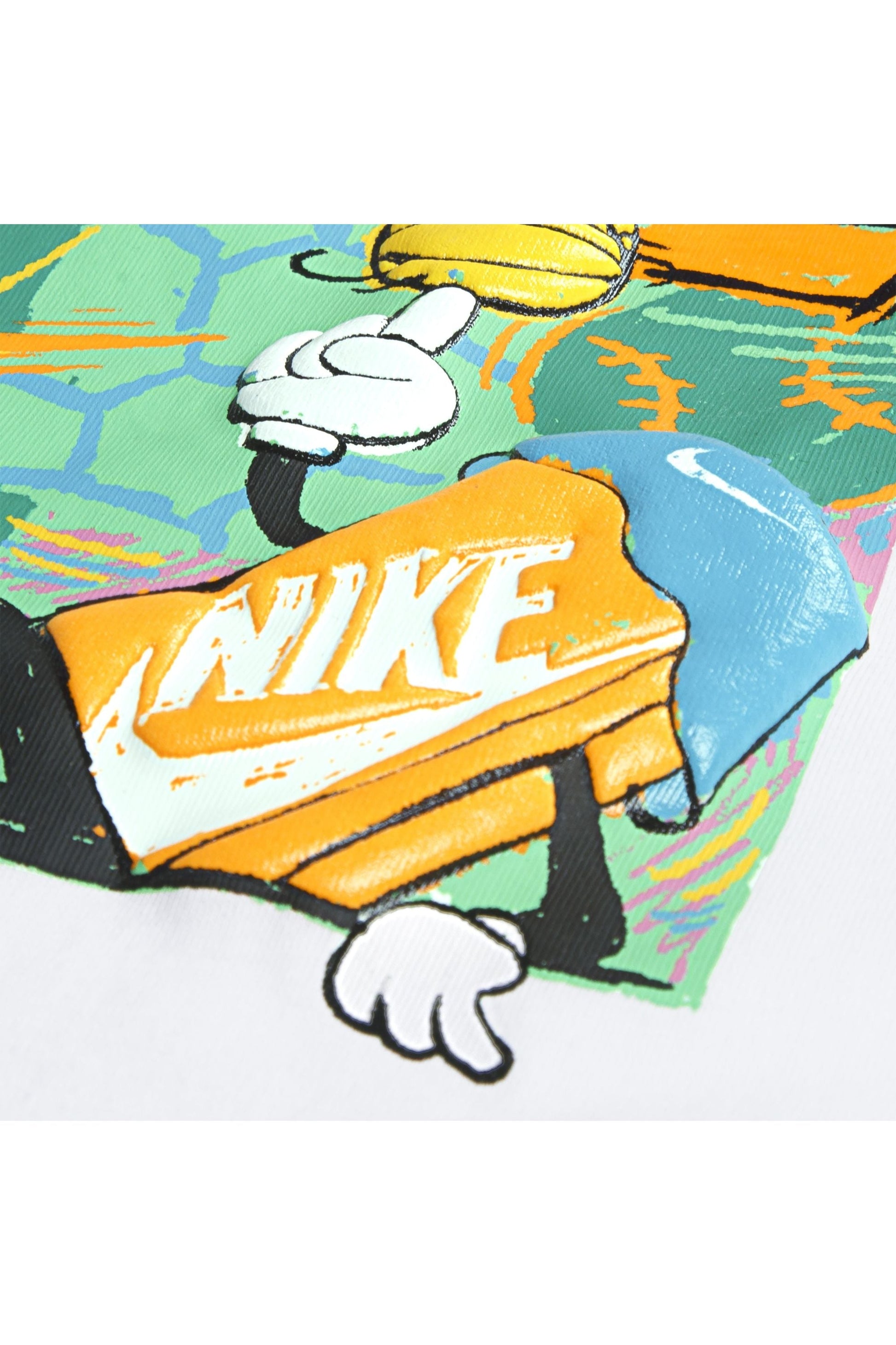 חולצת טישירט NIKE עם עיצוב גרפי בסגנון קומיקס לילדים BEIGE / 2Y