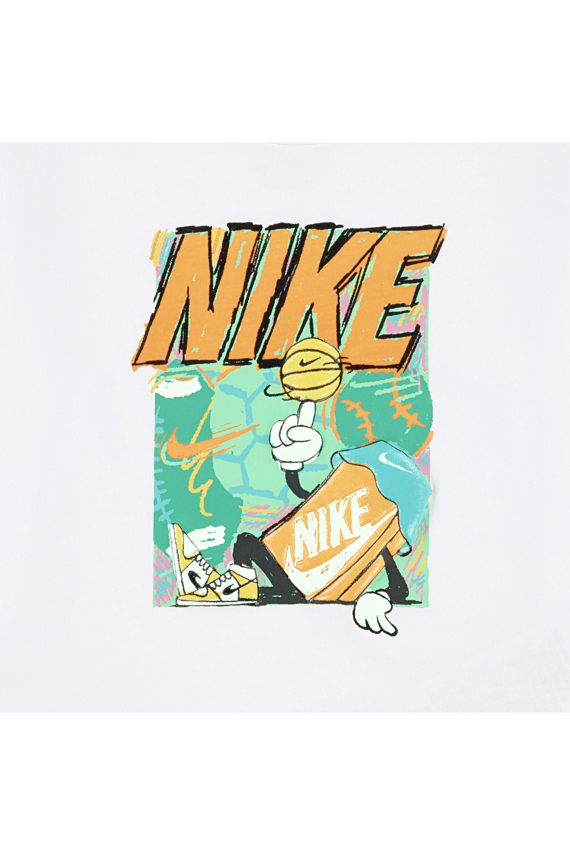 חולצת טישירט NIKE עם עיצוב גרפי בסגנון קומיקס לילדים BEIGE / 2Y