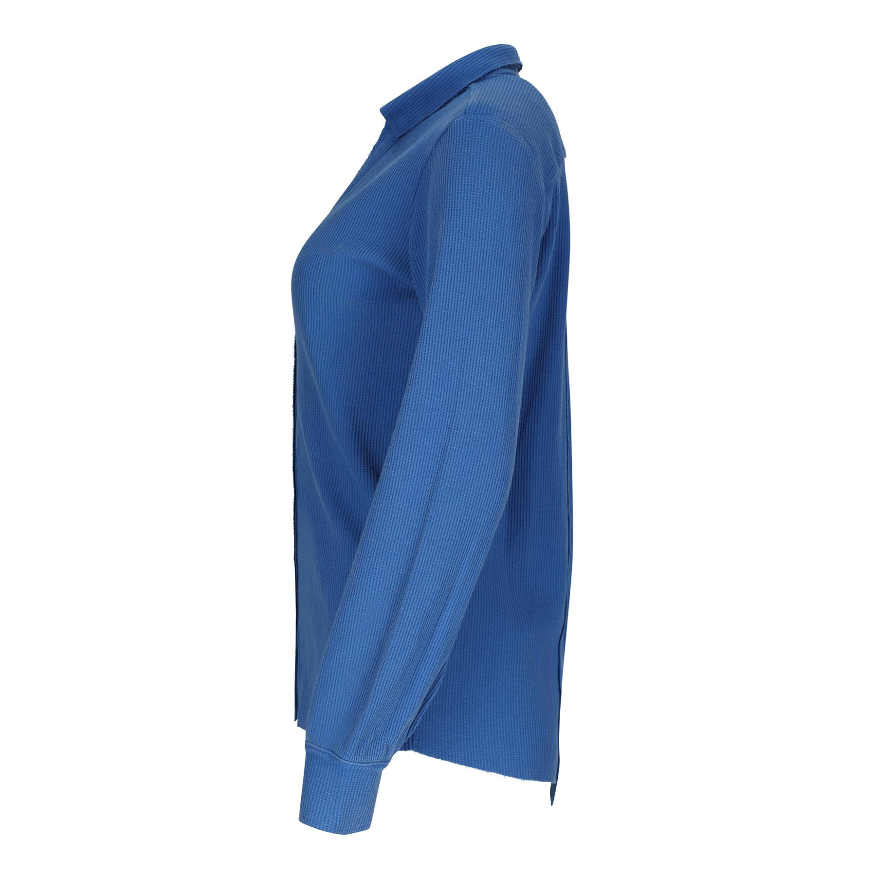 חולצת וואפל מכופתרת לנשים בצבע כחול