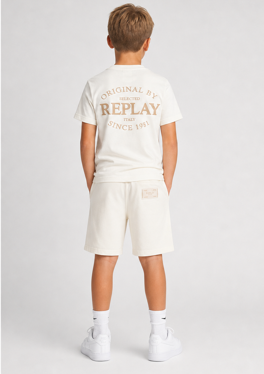 REPLAY boys off white classic logo set back