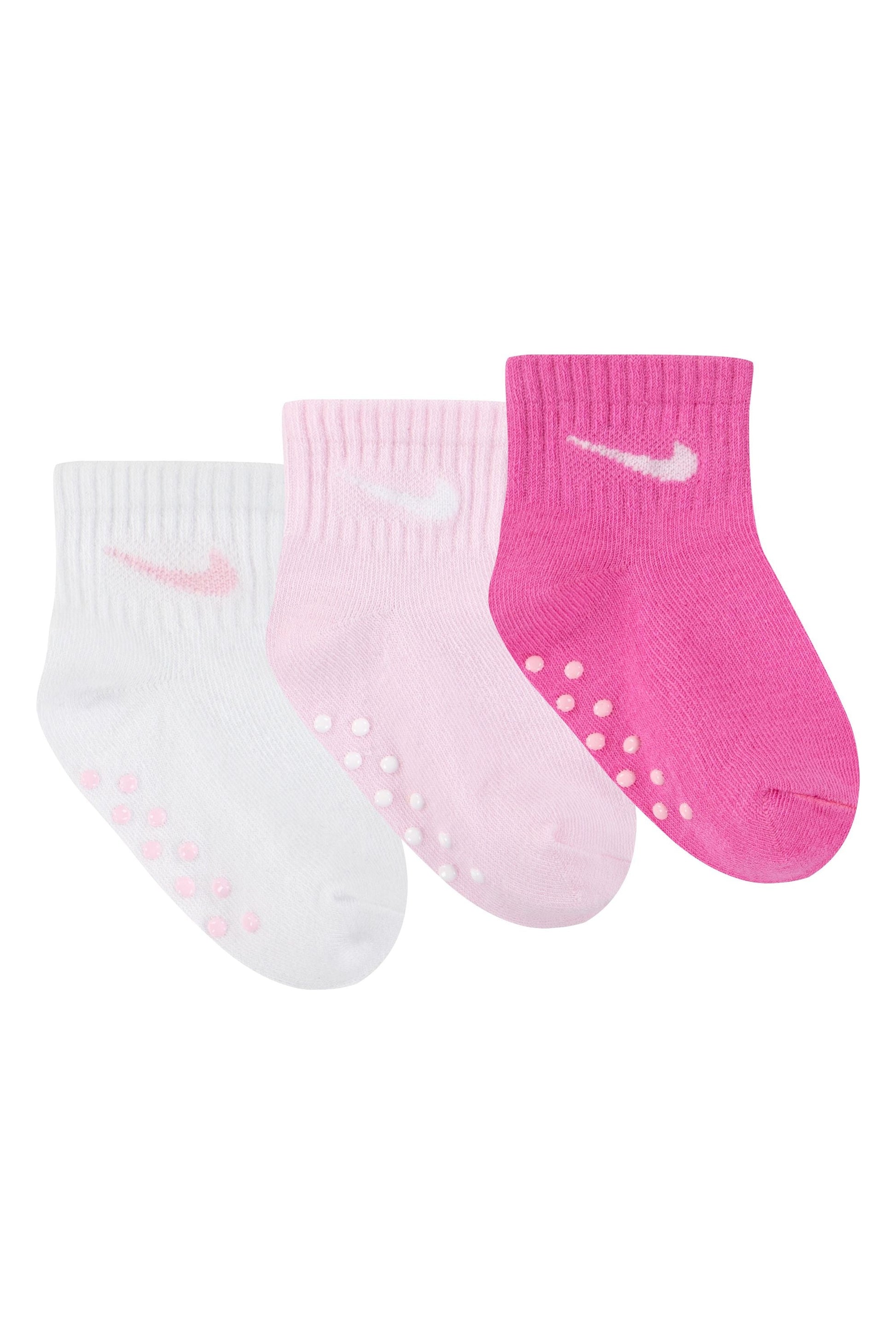 שלישיית גרבי NIKE לוגו מותג לתינוקות