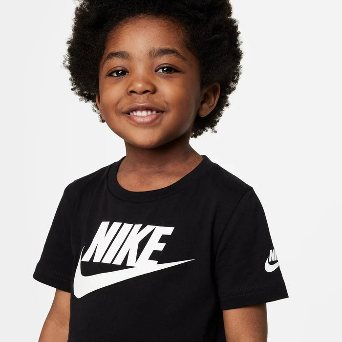 חולצת טישירט Nike לילדים – סטייל ספורטיבי