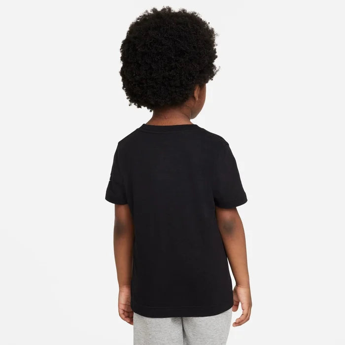 חולצת טישירט Nike לילדים – סטייל ספורטיבי