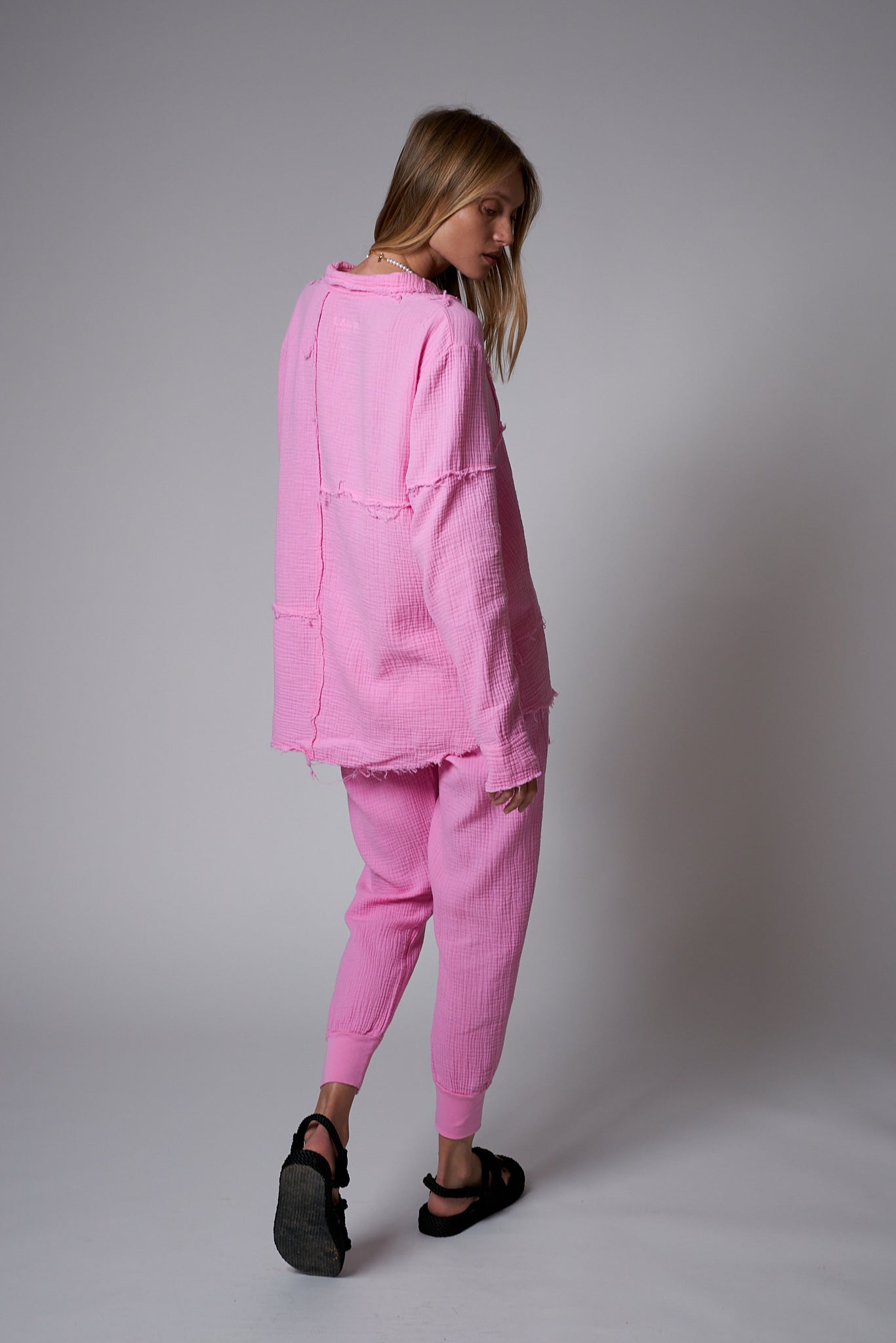 חולצת טטרה לנשים ורודה