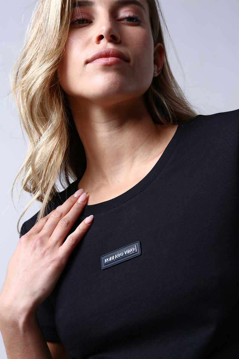 חולצת טי שירט ROBERTO VINO בצבע שחור לנשים