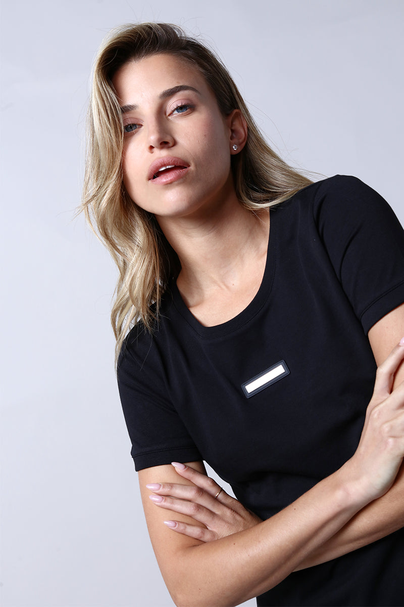 חולצת טי שירט ROBERTO VINO בצבע שחור לנשים