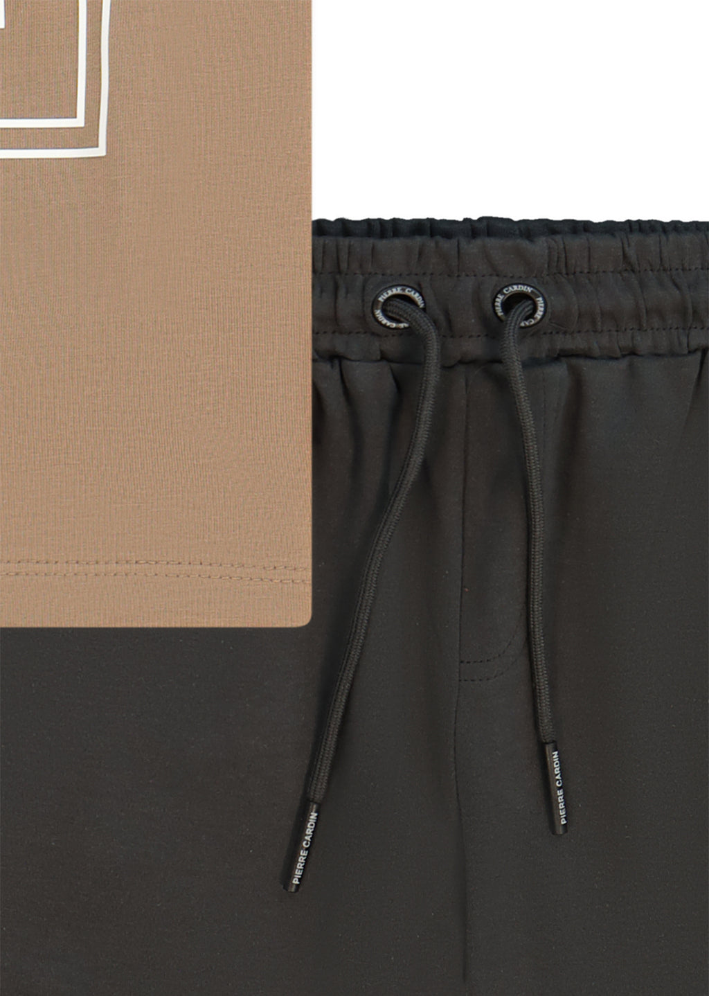 חליפת טריקו PIERRE CARDIN עם הדפס גרפי ריבועי גדול במרכז החולצה והדפס תואם במכנס לילדים BROWN / 4Y